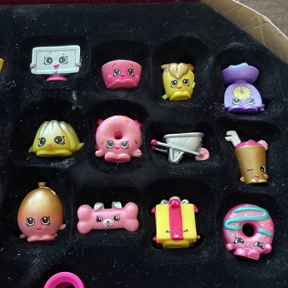 30 piece Shopikin Brand new in box limited Edition set - Picture 4 of 6